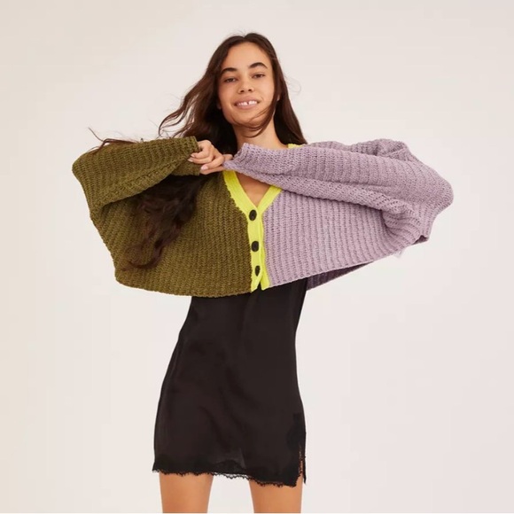 Urban Outfitters Ashlyn Colorblock Batwing Cropped Cardigan | Small - Picture 8 of 8